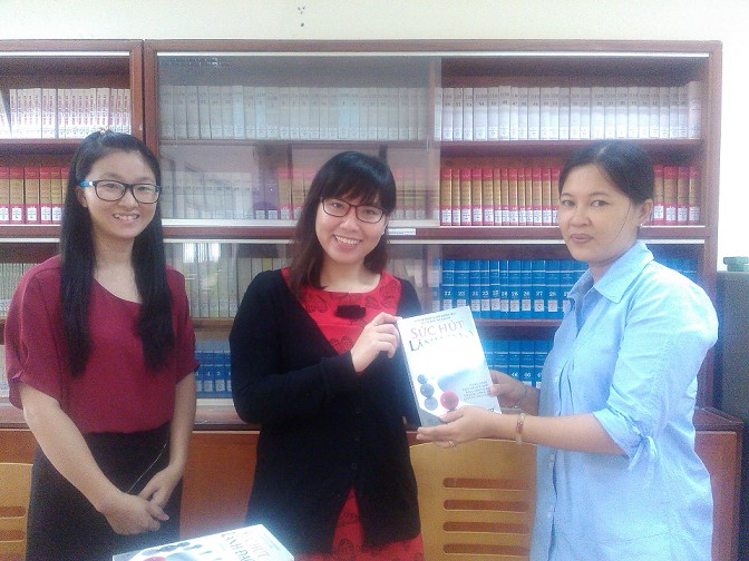 Profiles International and TRG Created Opportunity for University Students to Have Access to Leadership through giving “Leadership Charisma” Books