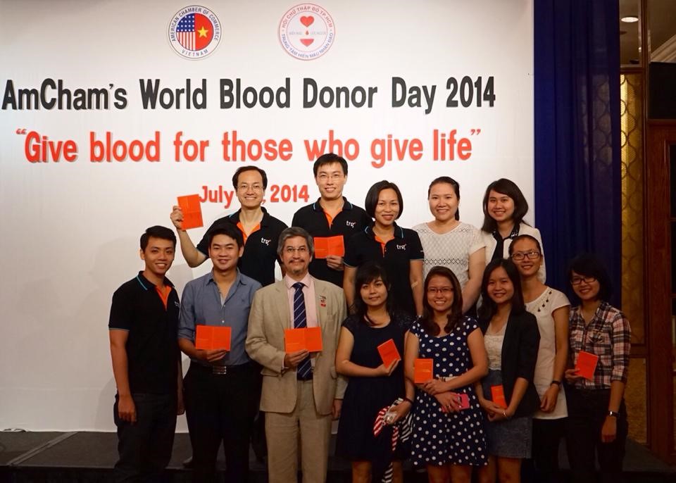 TRG gives gifts to lives at AmCham’s World Blood Donor Day 2014