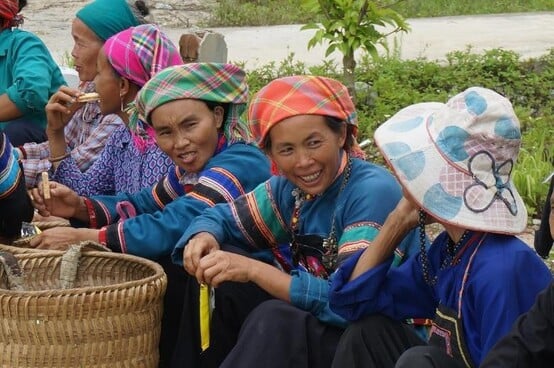 TRG_trong_chuyến_thăm_từ_thiện_tới_vùng_núi_Tây_Bắc_của_Tổ_Quốc_3