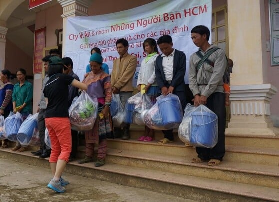 TRG_trong_chuyến_thăm_từ_thiện_tới_vùng_núi_Tây_Bắc_của_Tổ_Quốc_2