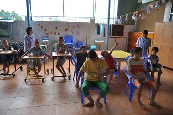 educate disable children at Thien Phuoc