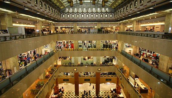Retail Customers Setting Trends in Age of E-commerce