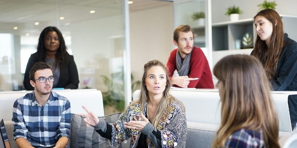 Quy trình phản hồi 360 độ hoạt động như thế nào?