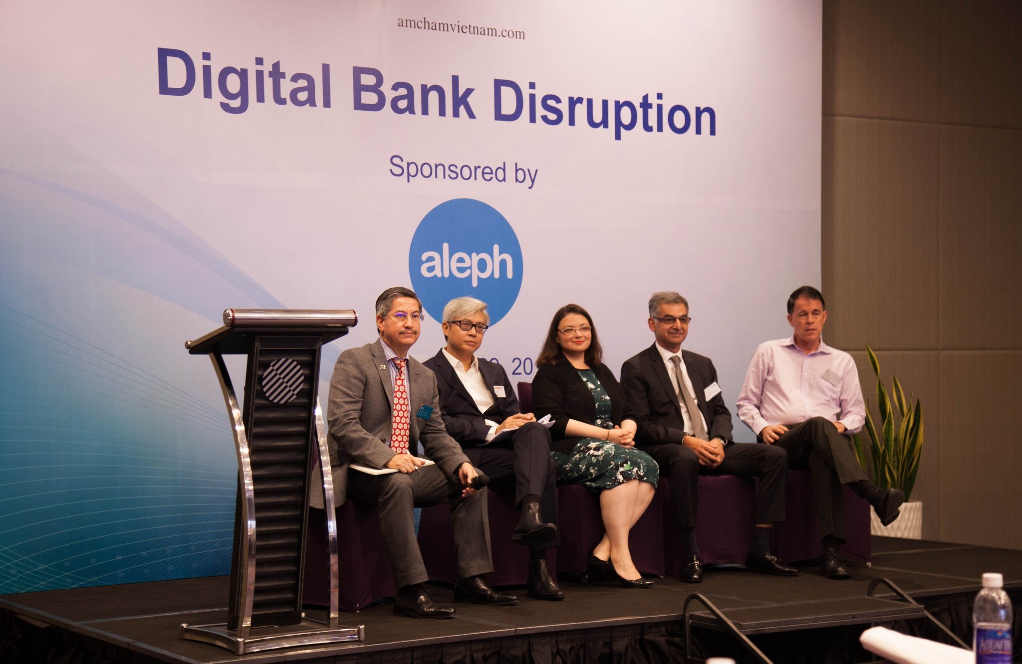 TRG's CEO Rick Yvanovich heated up the AMCHAM Breakfast Seminar “Digital Banking Disruption”
